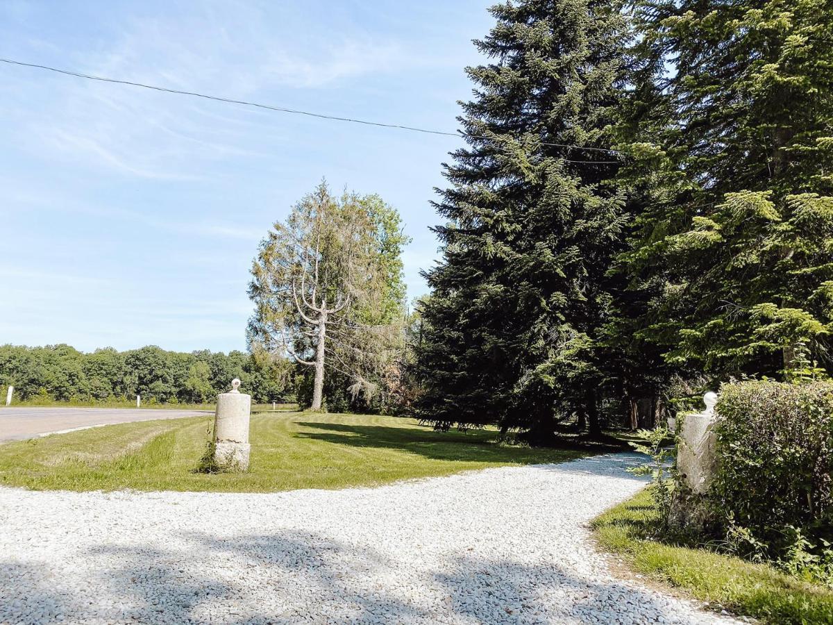 Le Val Suzenay Pensionat Vendeuvre-sur-Barse Exteriör bild