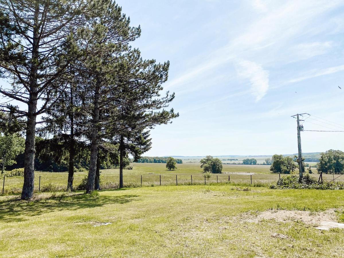 Le Val Suzenay Pensionat Vendeuvre-sur-Barse Exteriör bild